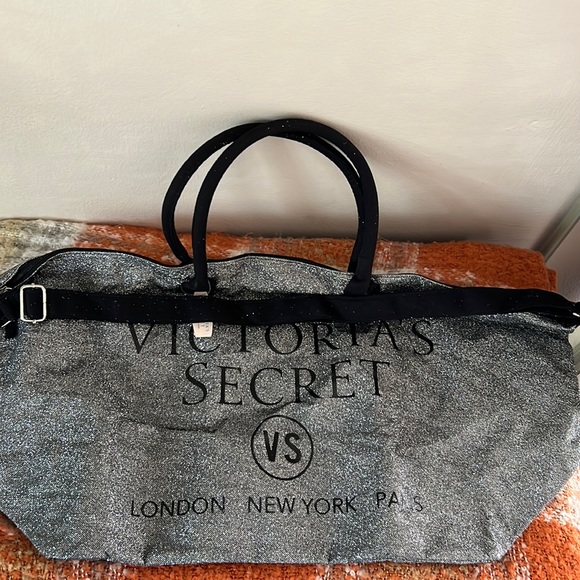 Victoria's Secret Handbags - Victorias Secret Glitter Duffle Bag ✨